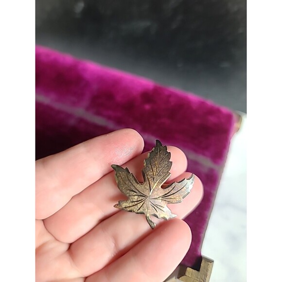 Vermeil Sterling EMC Maple Leaf Brooch Vintage - Picture 1 of 10